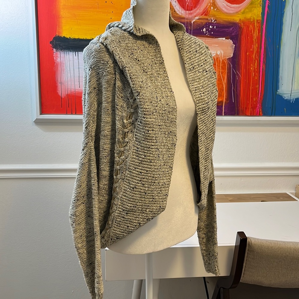 NWOT long sleeve hooded shrug